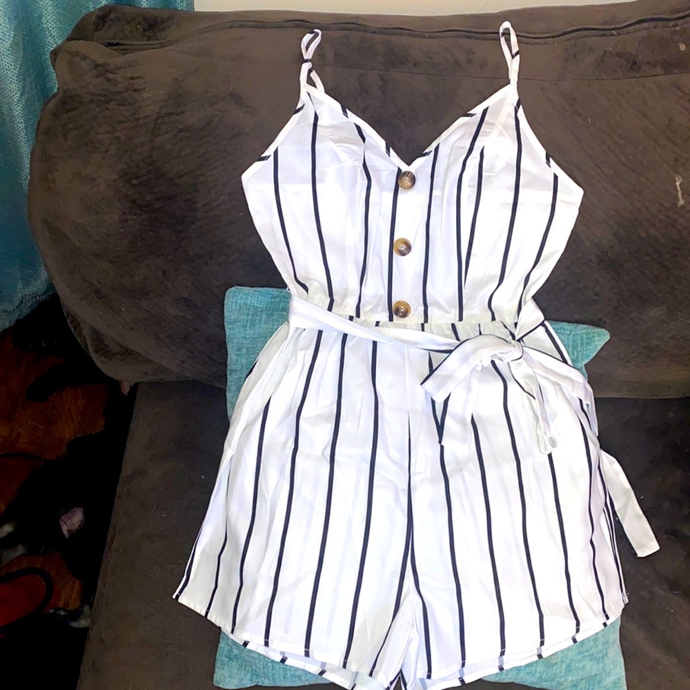 Size small romper brand new